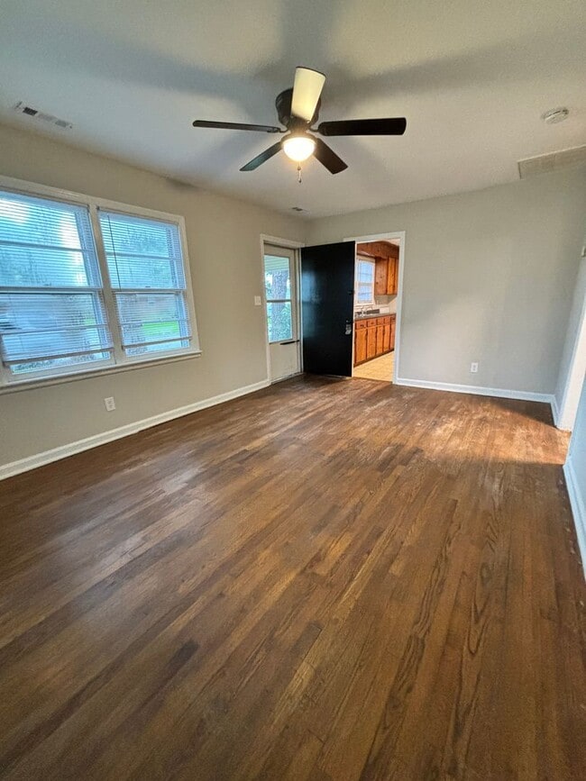 Building Photo - Sweet on Sophia