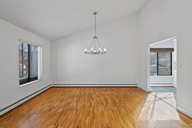 Building Photo - 4-bedroom 2.5-bath home in Cortlandt Manor