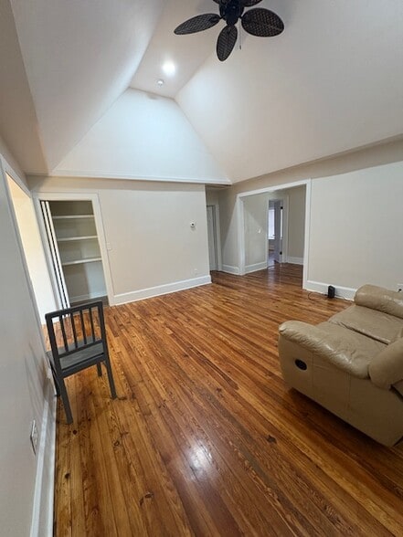 Building Photo - 225 Douglas Ave