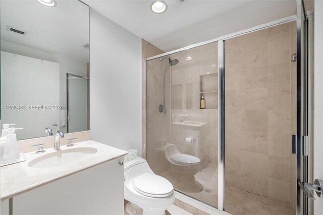 Building Photo - 799 Crandon Blvd