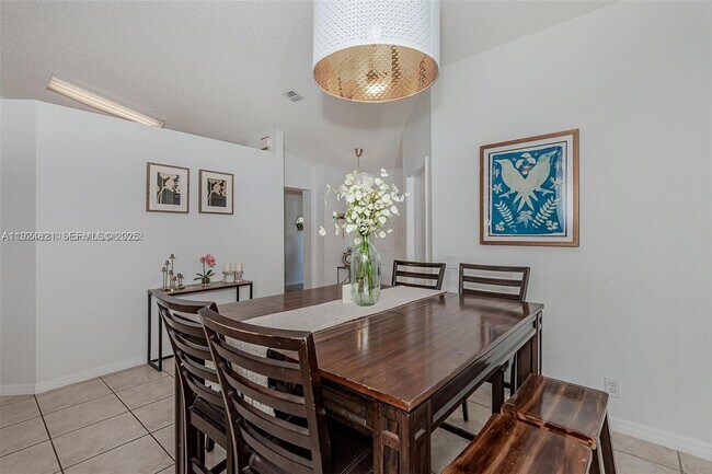 Building Photo - 1641 Zenith Way