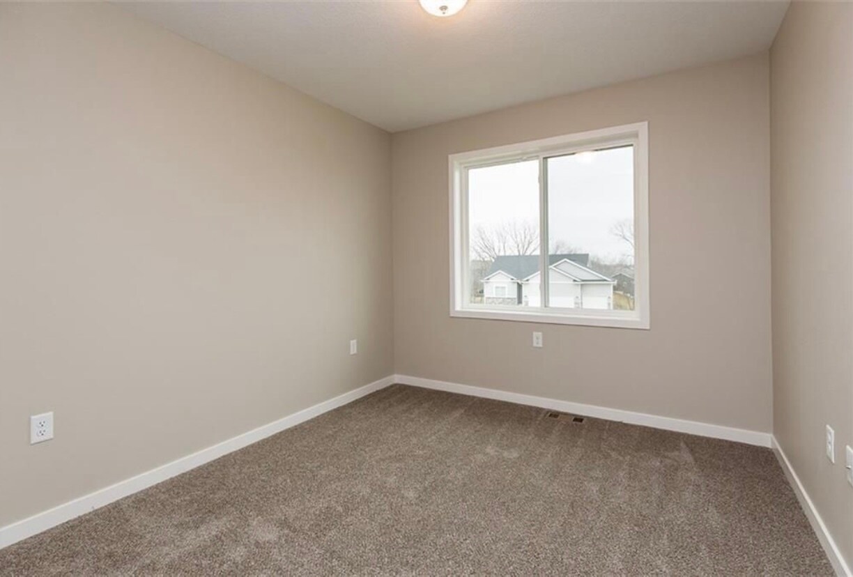 Building Photo - 9614 Turnpoint Dr