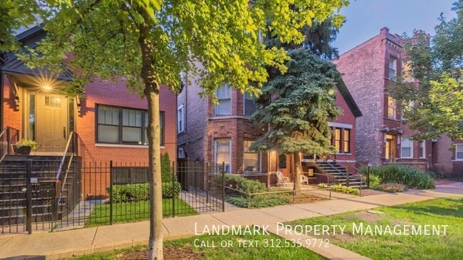 Building Photo - 2132 W Haddon-Unit 2