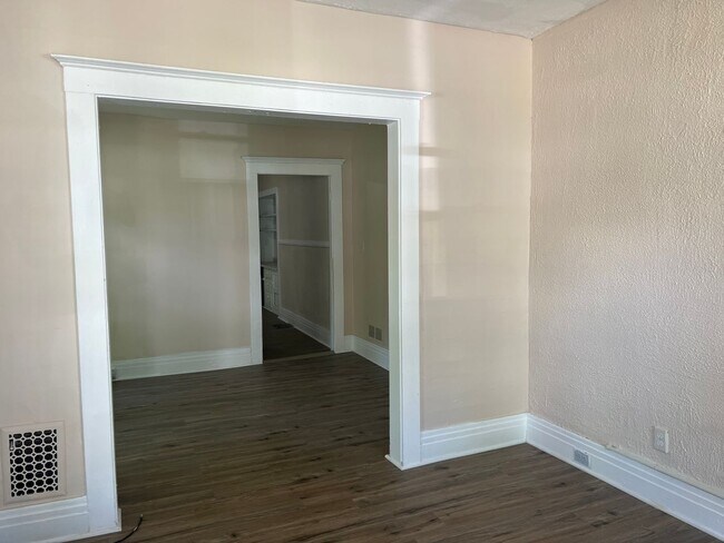 Building Photo - 21 Lehigh Ave