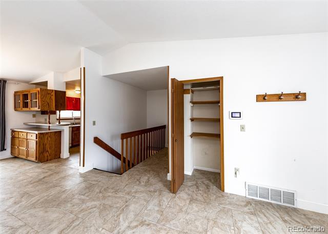 Building Photo - 838 Daffodil St