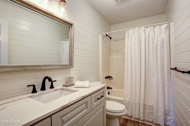 Building Photo - 2 br, 3 bath Townhome - 2844 Webb Bridge Rd.