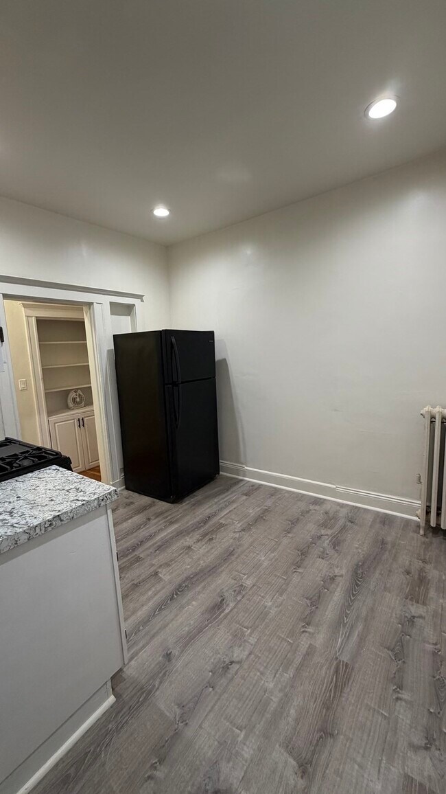 Building Photo - 27 Hosmer St