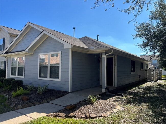 Building Photo - 11956 Chanteloup Dr