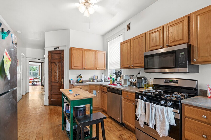 Building Photo - 1210 W Addison St