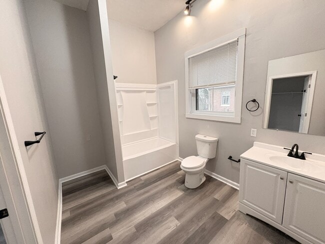 Building Photo - 511 Court St