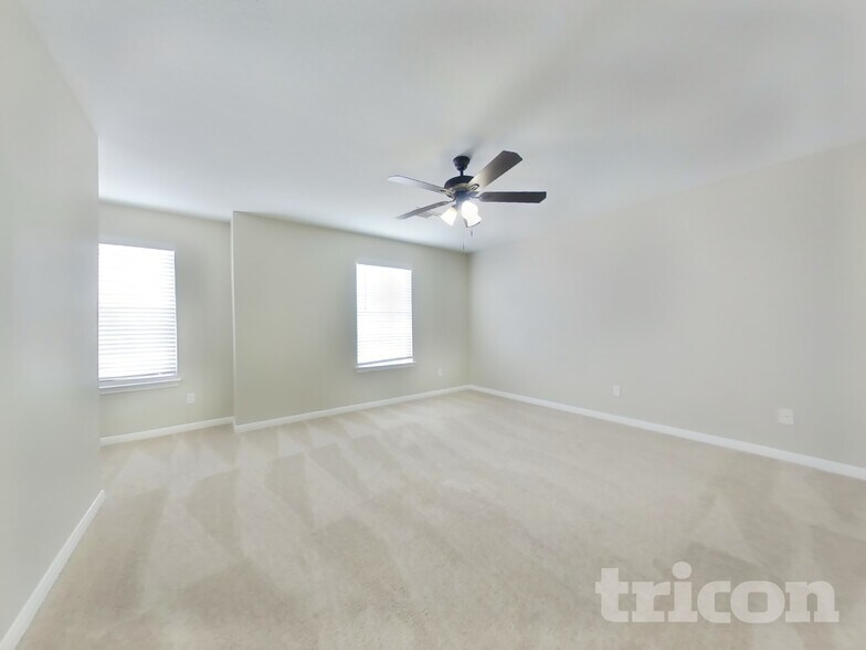 Building Photo - 5003 Hauna Ln