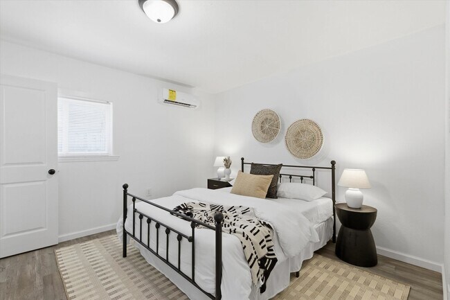 Building Photo - 1322 California St