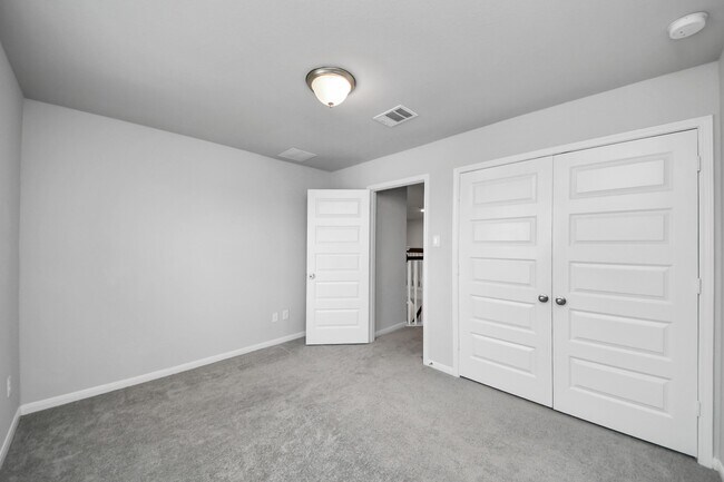 Building Photo - 3102 Trishelle Ct