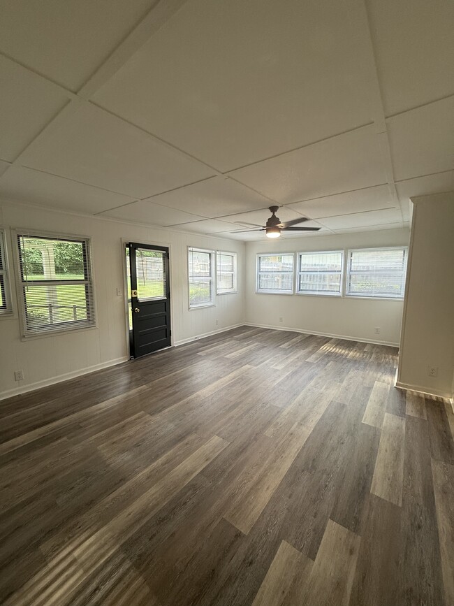 Building Photo - 316 Tamworth Dr