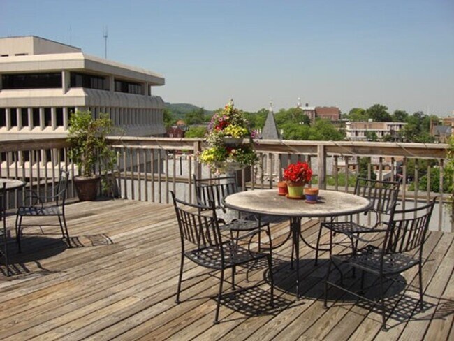 Interior Photo - BERKLEY APARTMENTS