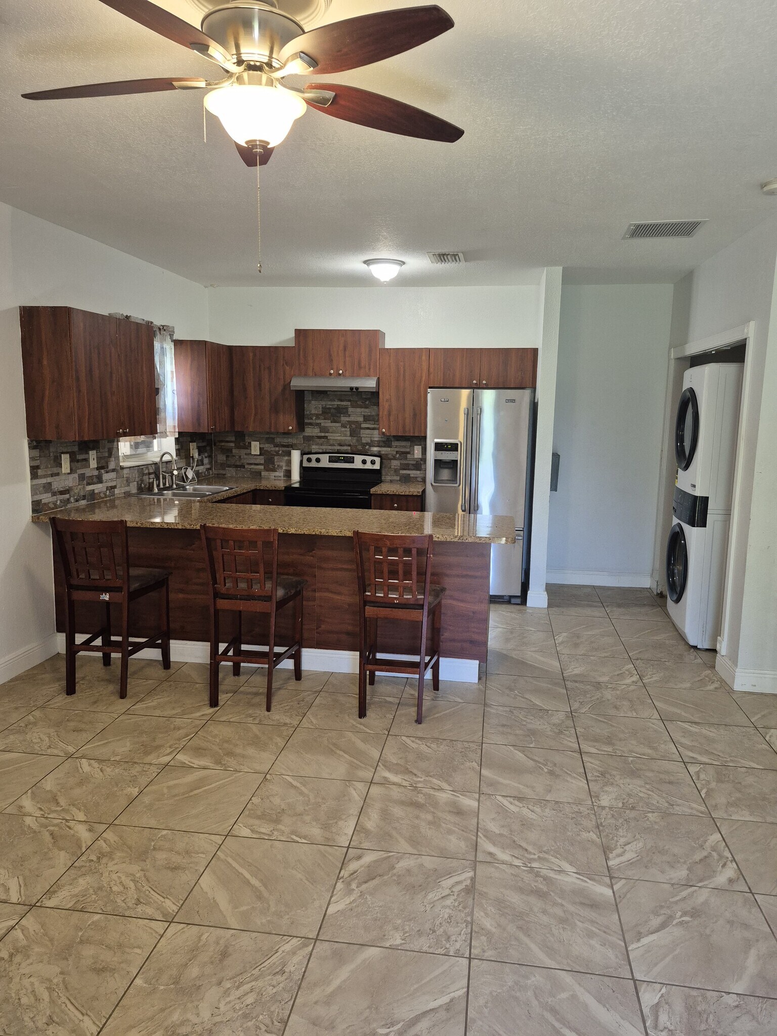 Building Photo - 448 NW 4th Ave