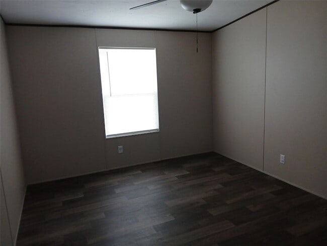 Building Photo - 7070 FM1115