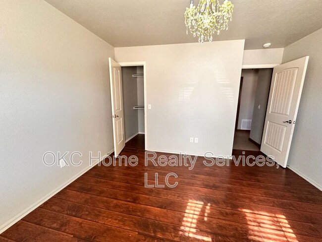 Building Photo - 13201 SW 2nd Terrace