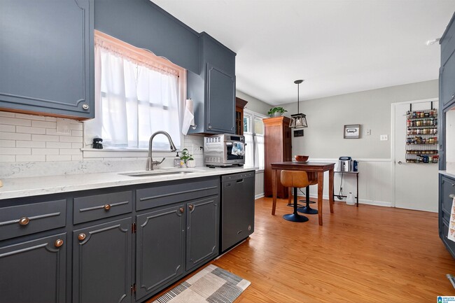 Building Photo - 1112 Blue Ridge Blvd