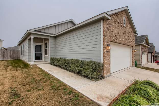 Building Photo - 4950 Hallies Gdn