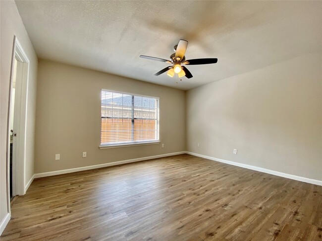Building Photo - 3313 Settlement Dr