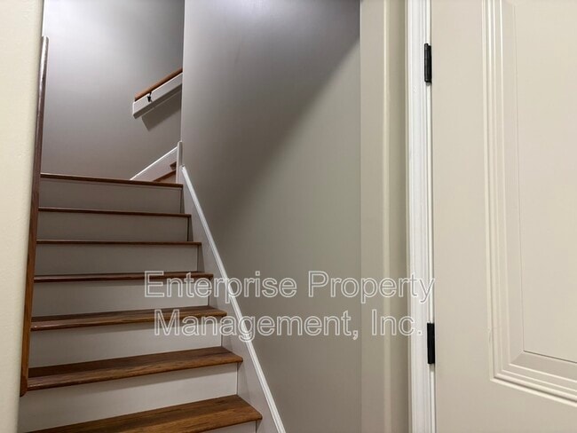 Building Photo - 6153 Lubiani Valley Dr