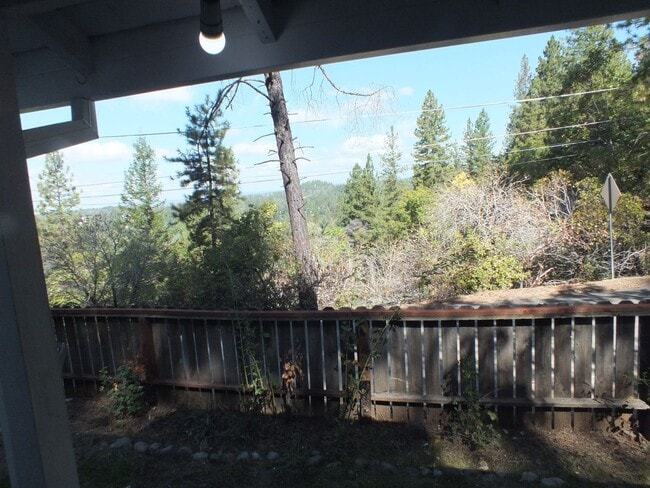 Building Photo - Placerville 2/1 with garage and small yard...