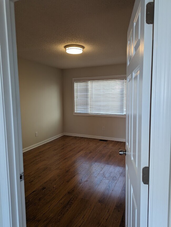 Building Photo - 343 Sundown Rd