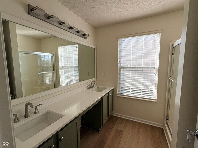 Building Photo - 12259 Slate Dr