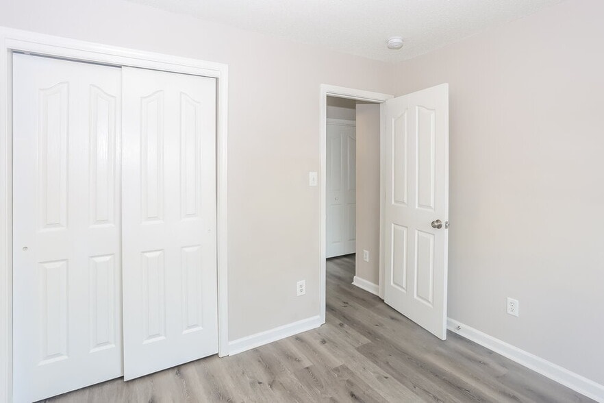 Building Photo - 5821 Briggs Dr