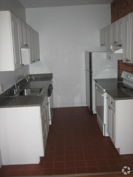 Building Photo - 752 Tremont St