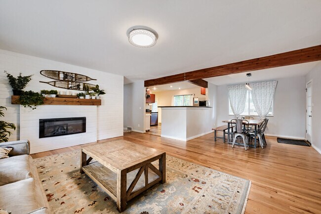 Building Photo - 1007 Venus Dr