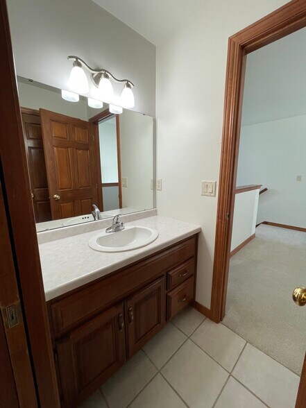 Note: Picture is similar to unit 2032 - 2032 River Point Ct