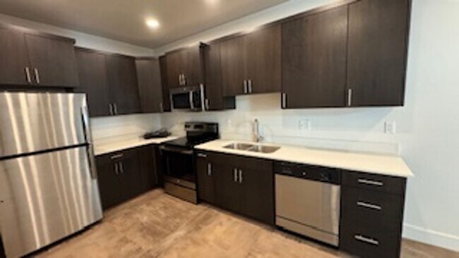 Building Photo - 1 bed 1 bath condo in downtown SLC
