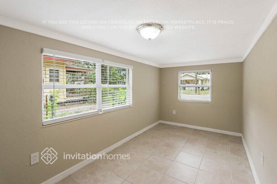 Building Photo - 4209 N Downing Ave