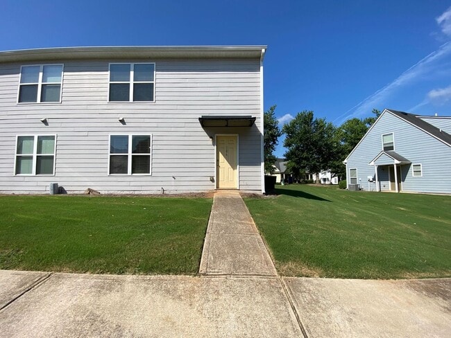 Building Photo - PRE-LEASING FOR AUGUST 2 2026 MOVE IN!