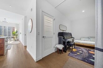 Building Photo - 75 Park Ln S