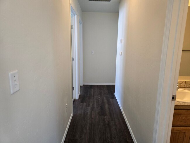 Building Photo - For Rent: 3 Bedroom, 2 Bath Home – $1,900/month