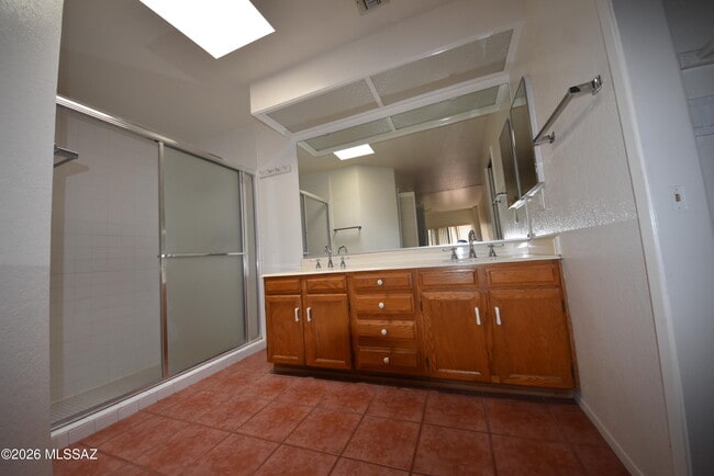 Building Photo - 5120 E Woodgate Ln