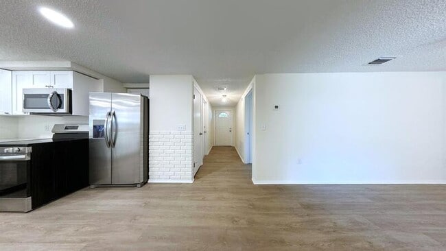Building Photo - 5707 Quist Dr