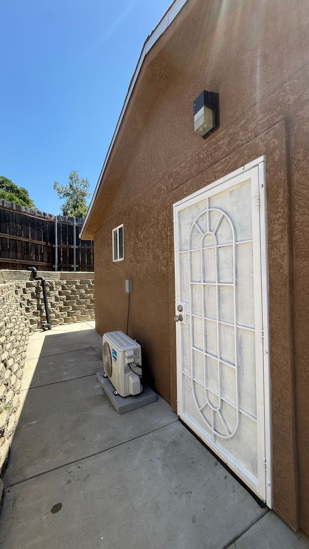 Building Photo - Charming Jr. 1 Bedroom 1 Bath Rental Available in Alpine