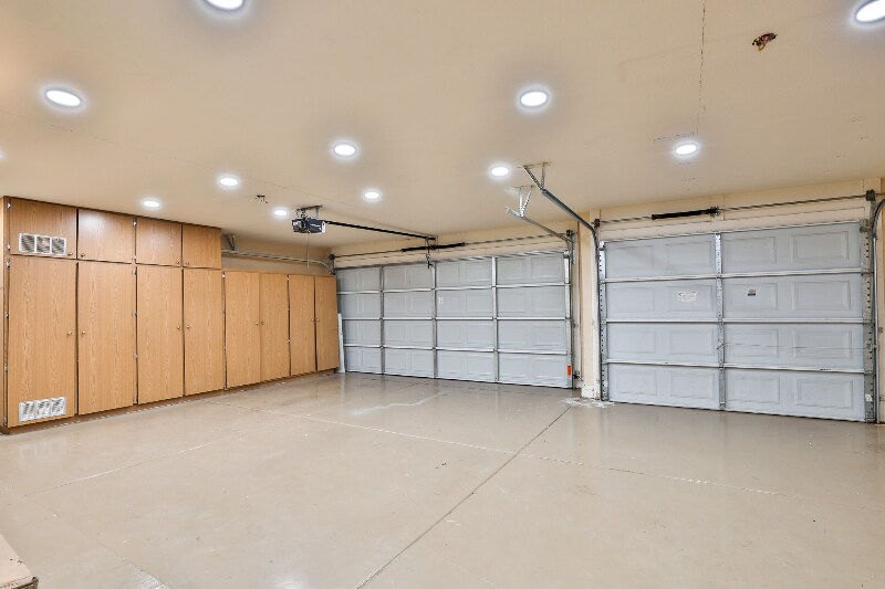 Building Photo - 705 N 167th Dr