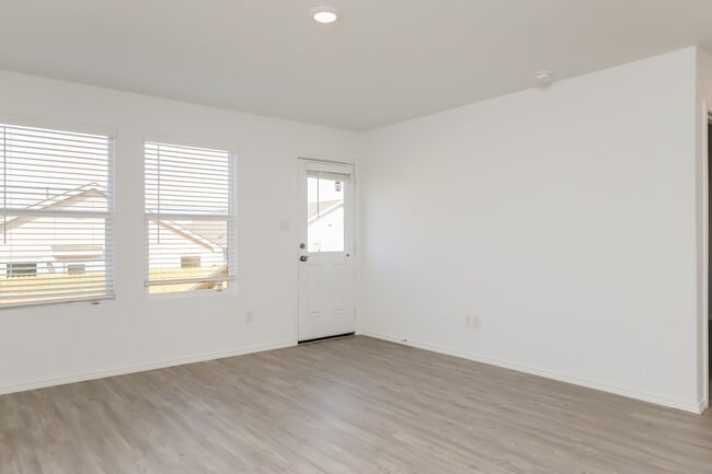 Building Photo - 2815 Gustavo Dr