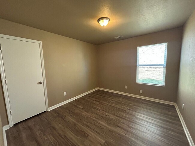 Building Photo - 222 Harold Murphy Dr