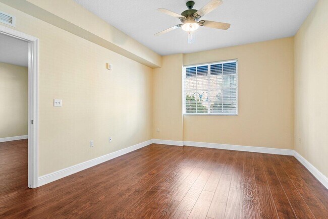 Building Photo - 250 NE 3rd Ave