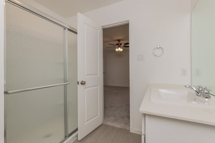 Building Photo - 16006 Tallis Dr