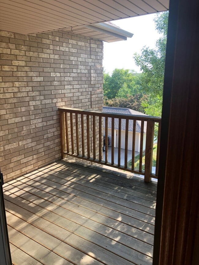 Building Photo - Nice 2br Condo in Coralville close to shopping & interstate