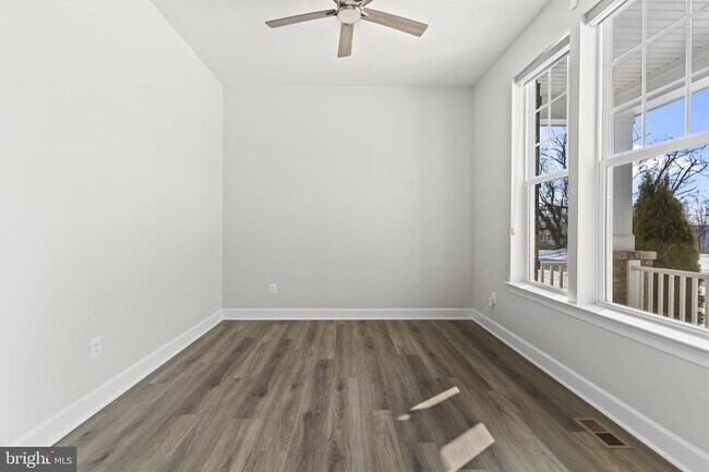 Building Photo - 12600 Coventry Mnr Wy