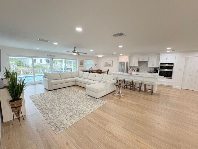 Building Photo - Beautifully Furnished Pool Home with Boat ...