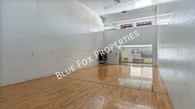 Building Photo - 1810 E Blacklidge Dr